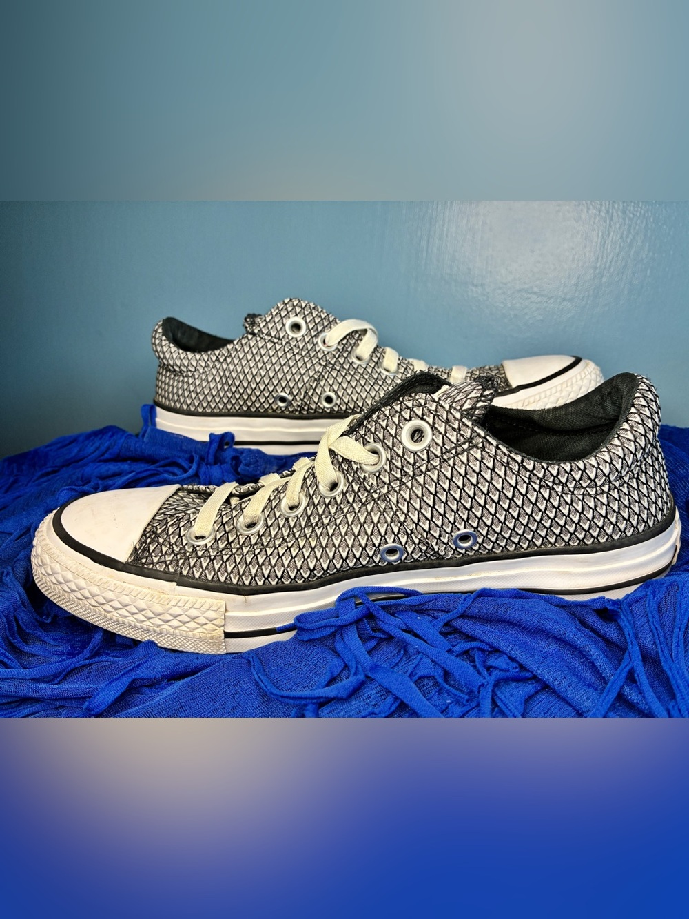 Converse Low-Top Black & White Textured Sneakers